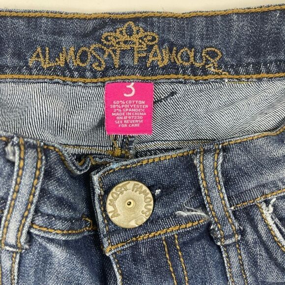 Capri Jeans  - Picture 2 of 9